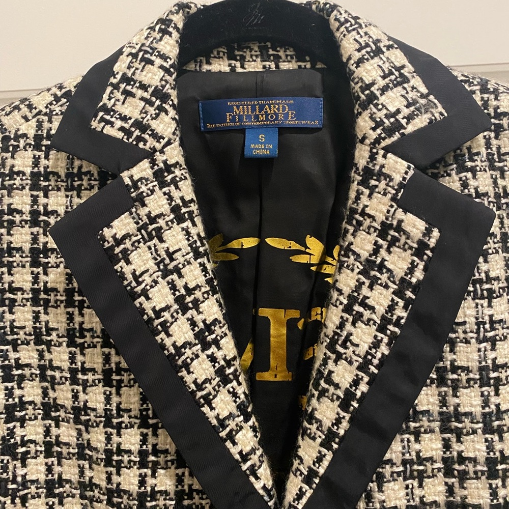 Women’s Jacket - Picture 3 of 6